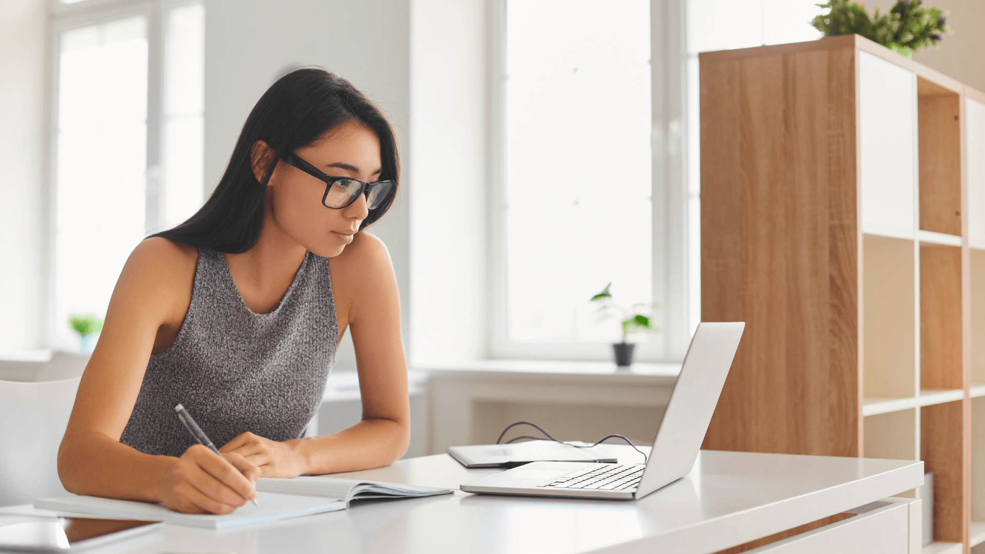 SalesforceのログインページURLは?